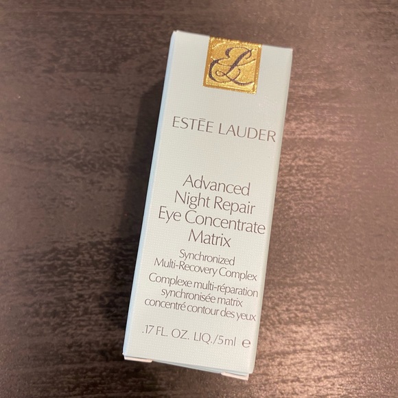 Estée Lauder Advanced Night Repair Eye Concentrate - Picture 4 of 8